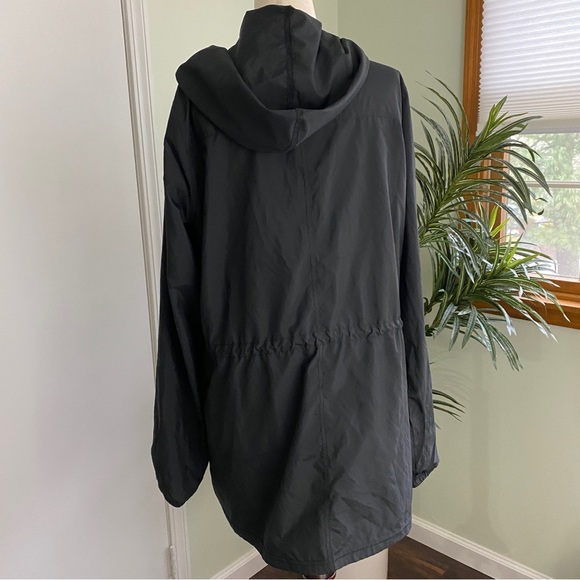 Gaiam black lightweight Zippered Front Windbreaker/Rain Jacket - Picture 2 of 7